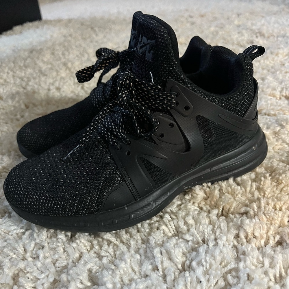 Womens APL ascend black shoes!!